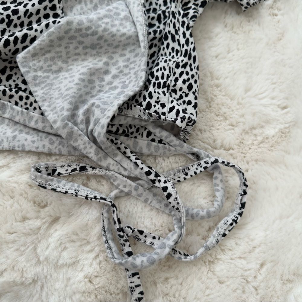 brandy melville white and black spotted cross over tie top - Picture 6 of 8